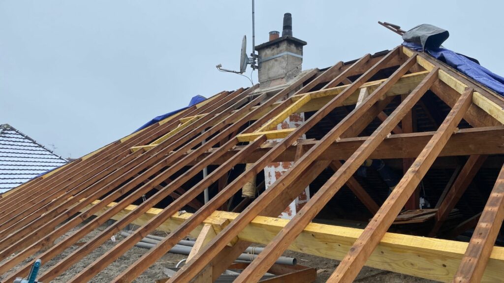 Travail de couverture traditionnelle en ardoises a Montlouis sur Loire